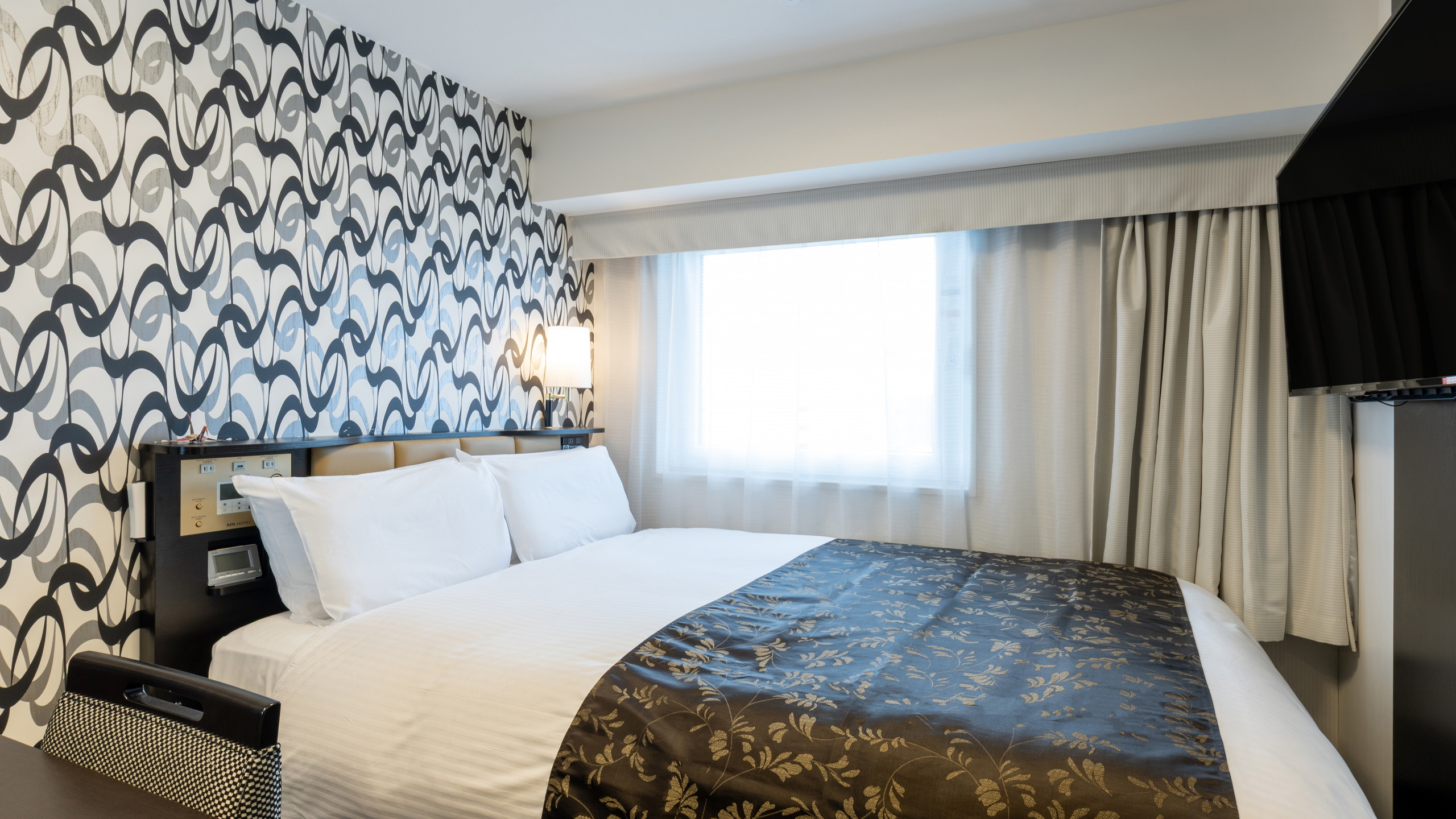 【スタンダードルーム（2名利用）】広さ11㎡／ベッド幅140cm（ベッド1台）