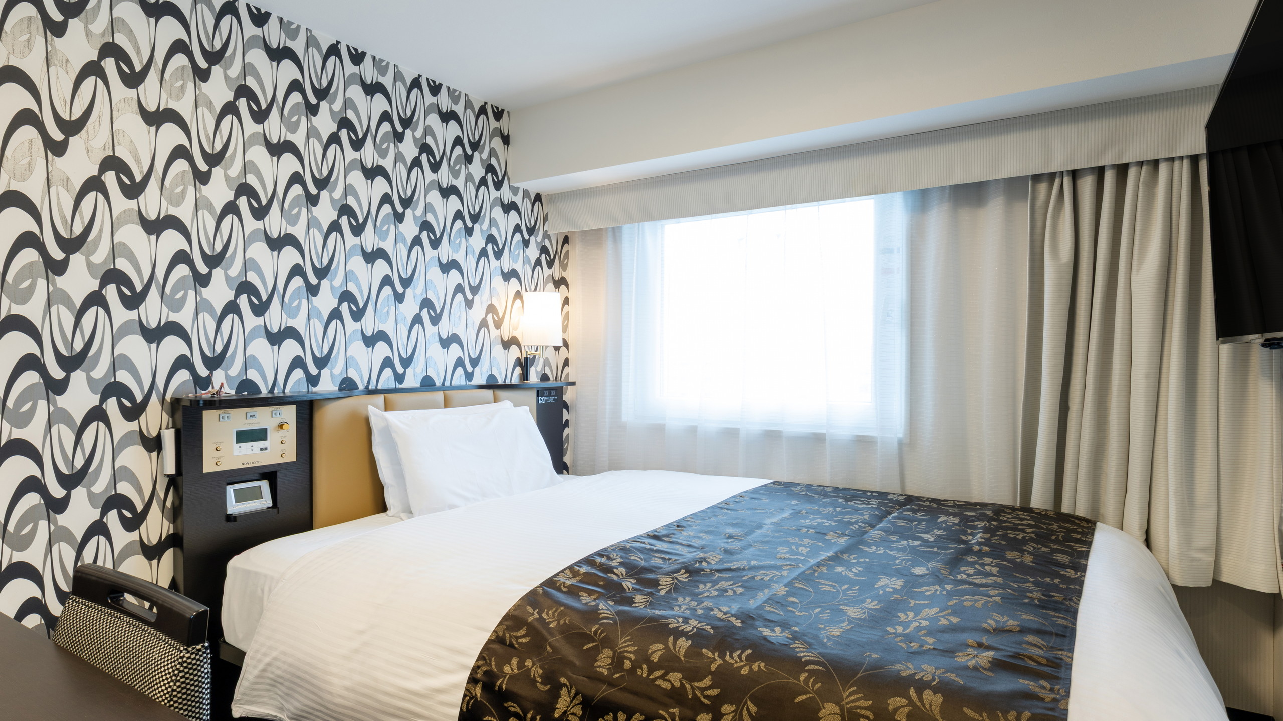 【スタンダードルーム（1名利用）】広さ11㎡／ベッド幅140cm（ベッド1台）