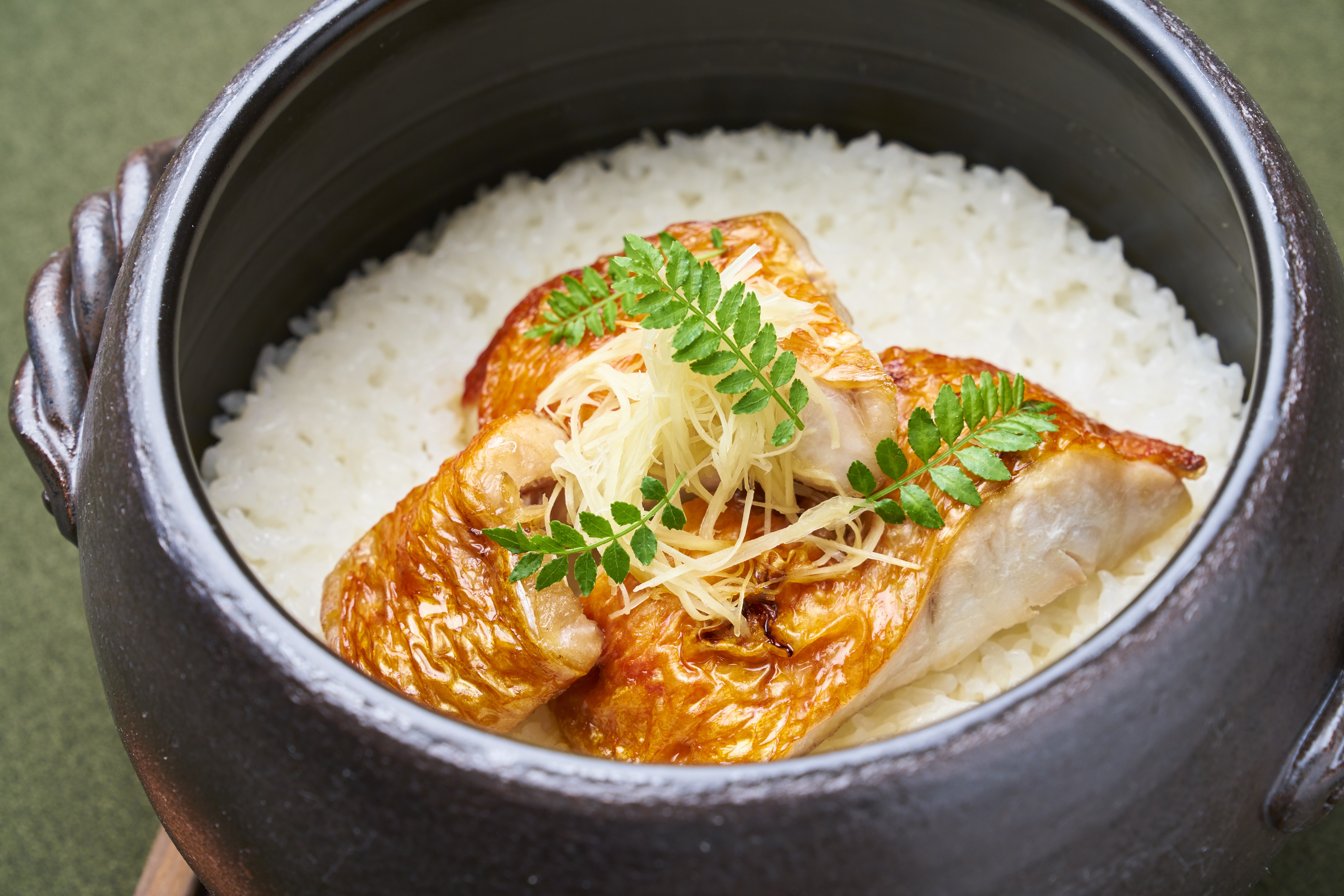 夕食　土鍋ご飯イメージ