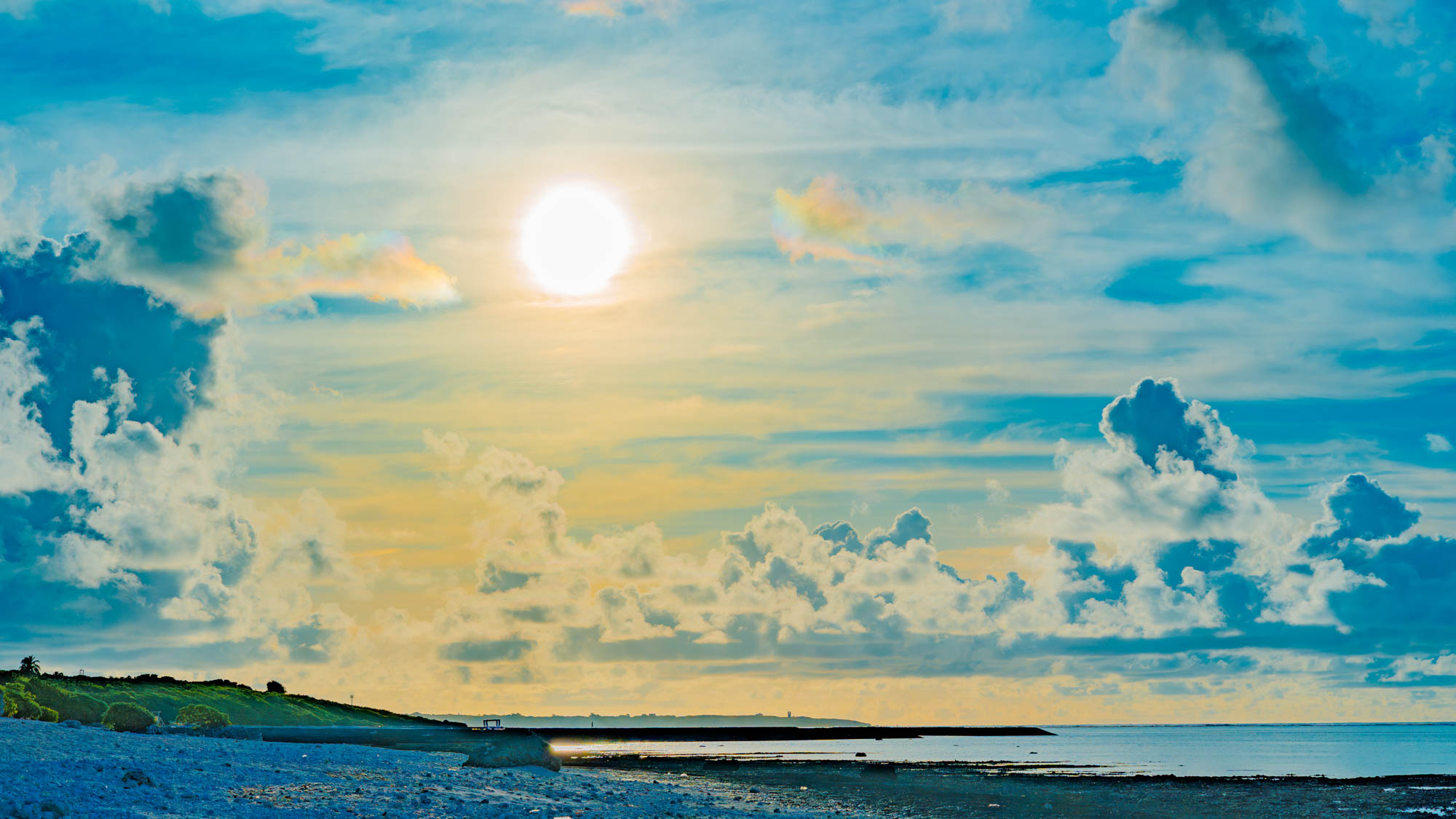 マエサトビーチから望む朝日