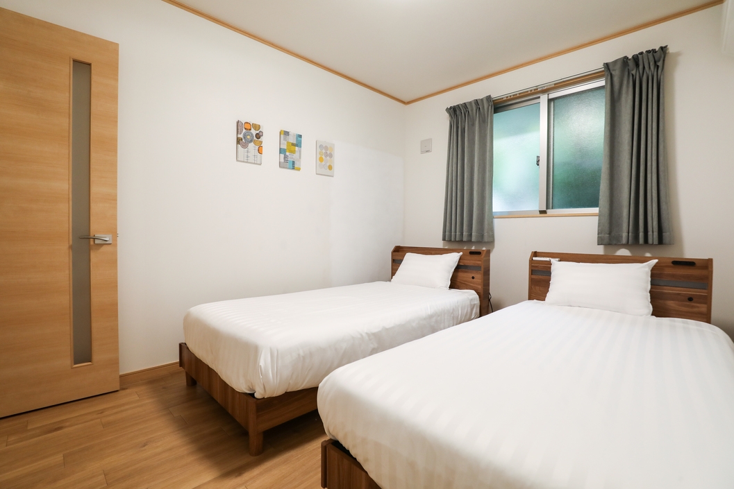 【一棟まるごと貸切】最大6名・空港/ビーチ近く・駐車場敷地内・家族/グループで広々ステイ♪