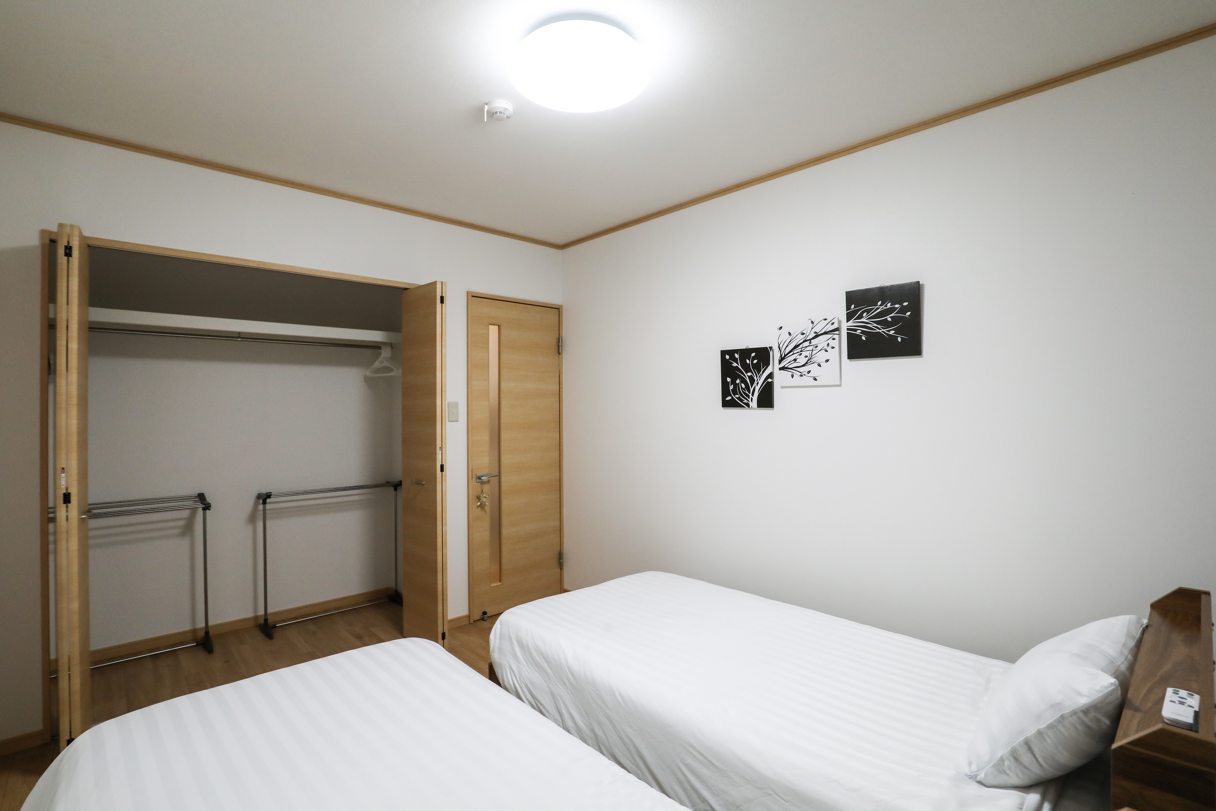 ベッドルーム２とクローゼット