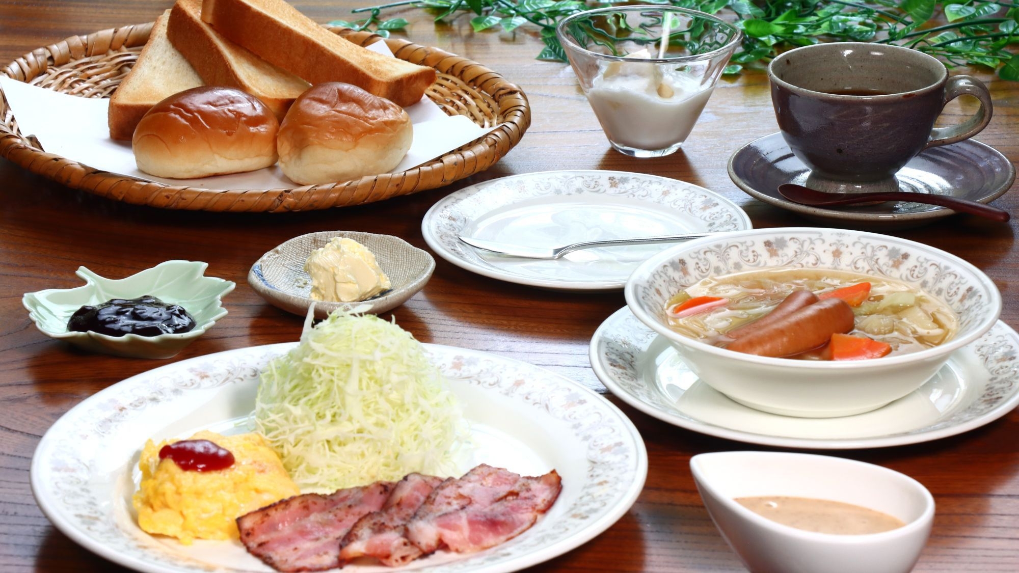 【直前割】＜2食付き＞若旦那自慢の和洋折衷ディナーと1日を元気にスタートさせる朝食をお楽しみ下さい！