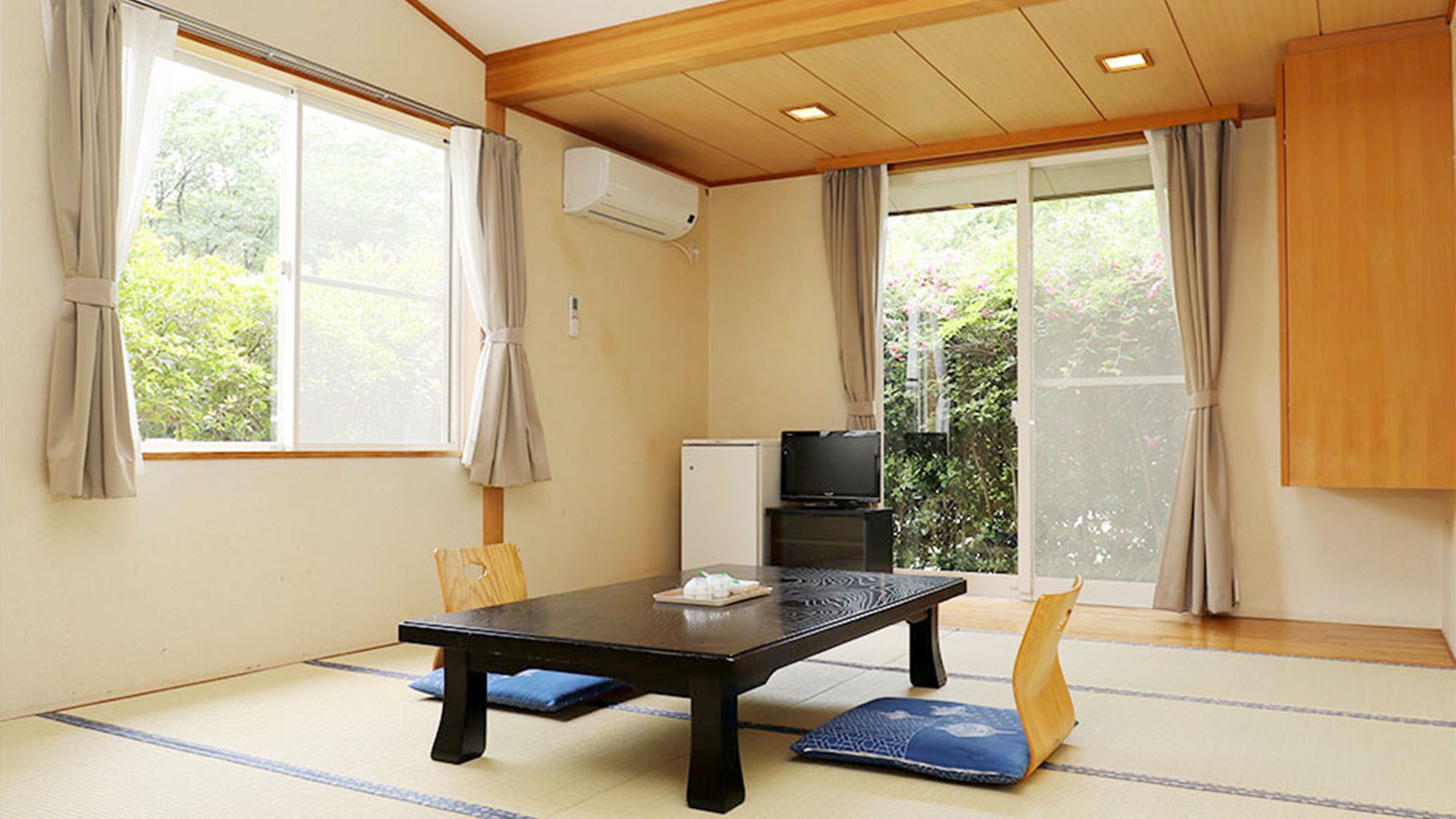 和室10畳  和布団　禁煙（バス・トイレなし）