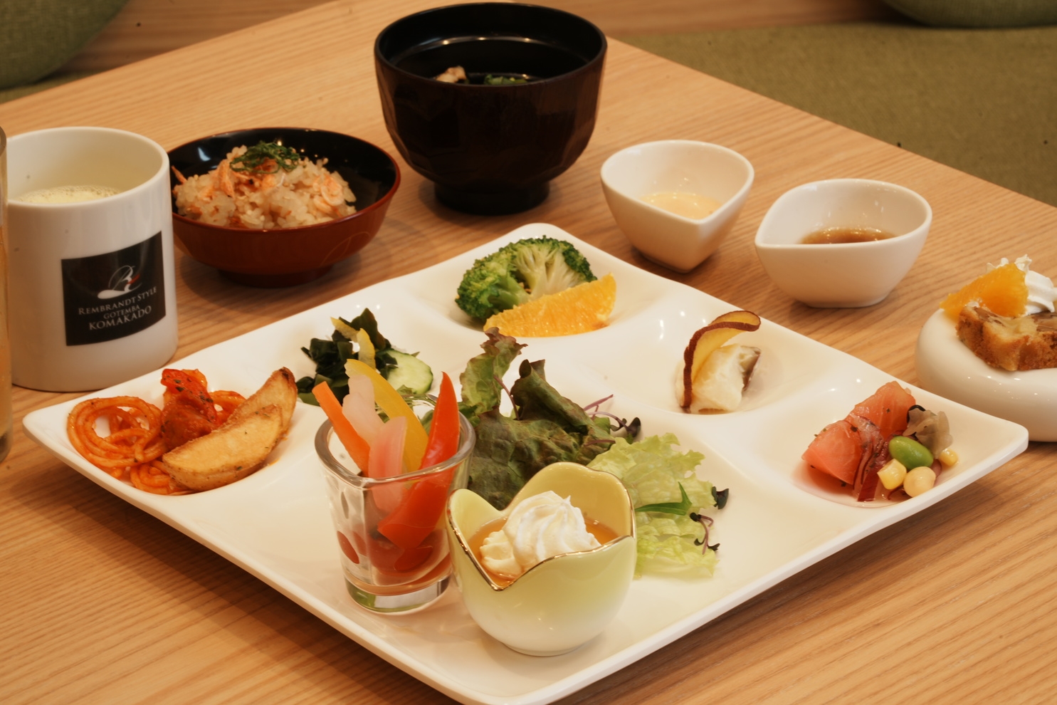 【早期割30】【選べる夕食】4種のメイン＆ハーフビュッフェ♪朝食付