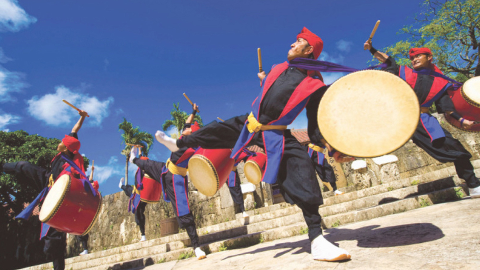 ・【周辺】おきなわワールドまで車で約33分。玉泉洞やエイサーショーなどの沖縄体験にぴったり