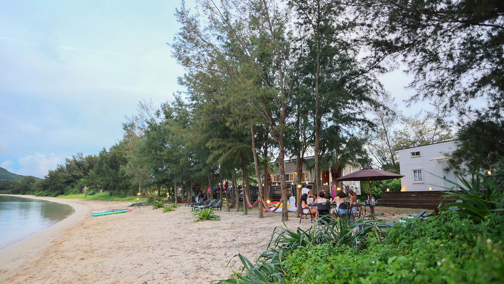 ・【プライベートビーチ】目を閉じて自然に耳を傾けるだけで、生き生きとした自分らしさを取り戻せる空間