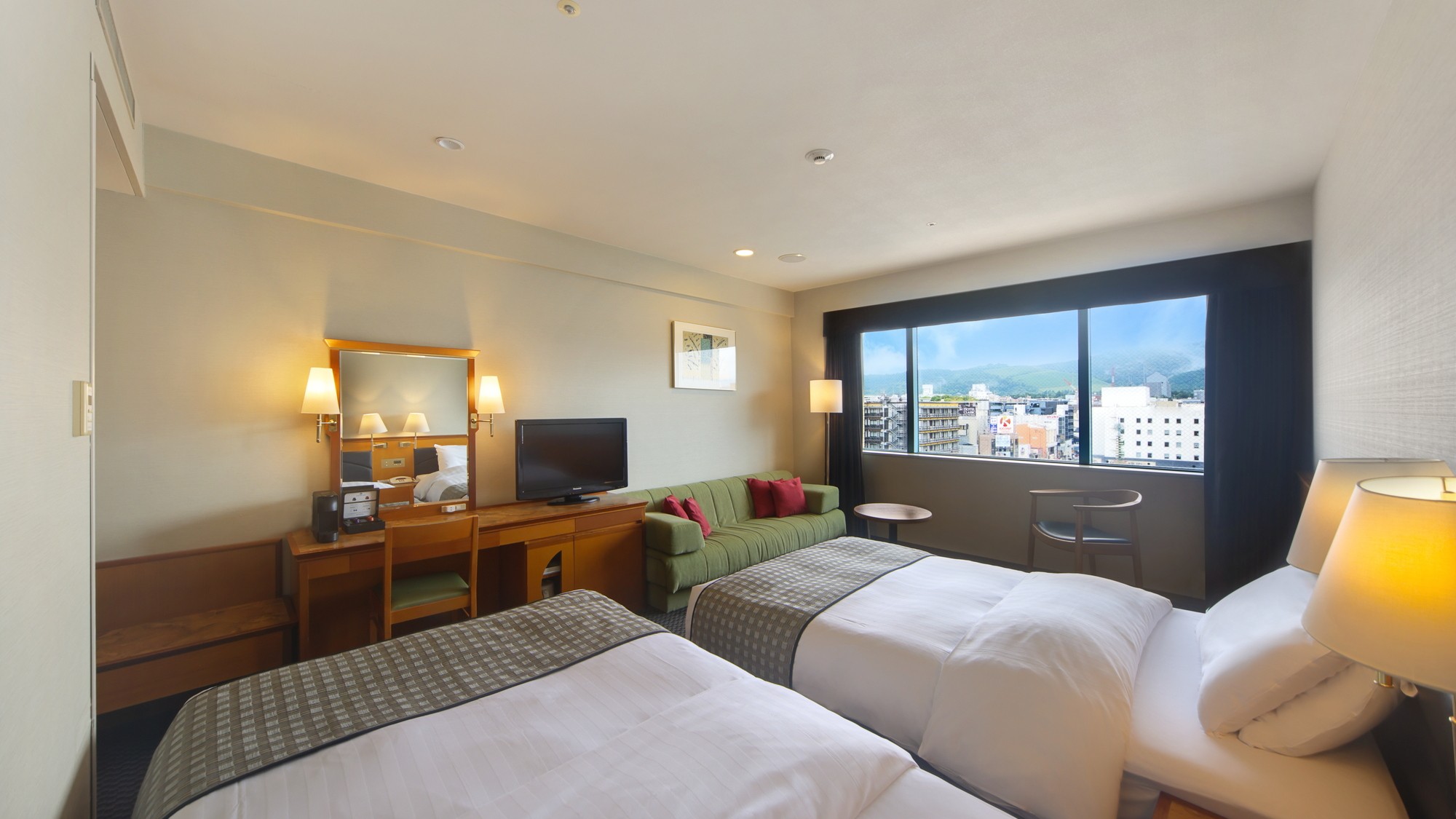 バスルームとトイレがセパレートタイプのゆったりとした客室。