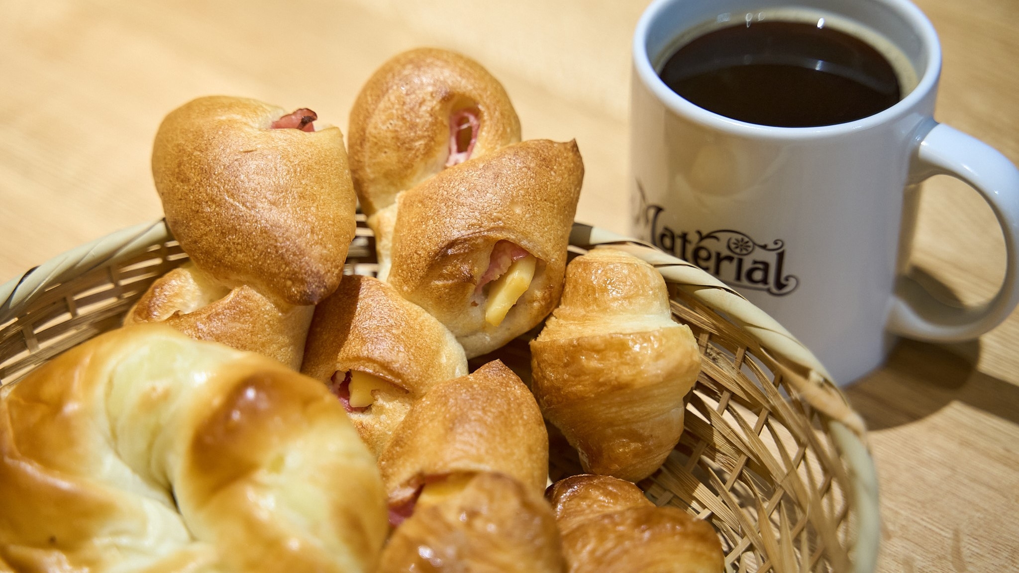 【朝食付き】京都の朝はパンとコーヒーが主流です　お部屋で食べられるシンプルな朝ご”パン”付きプラン