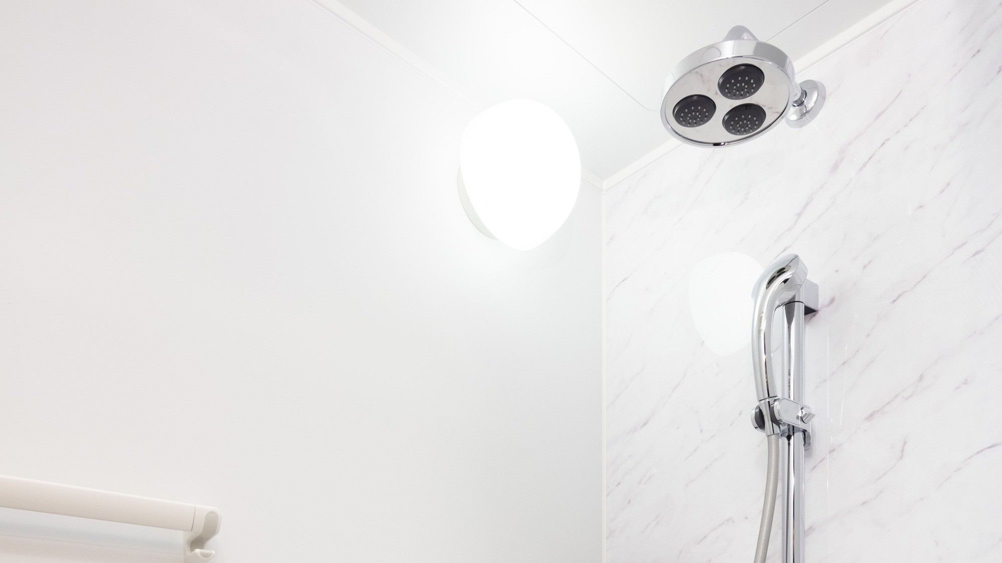 シャワーブース