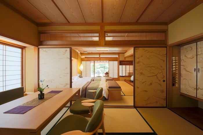 Guest room with open-air bath "Tsubaki" (from the entrance)