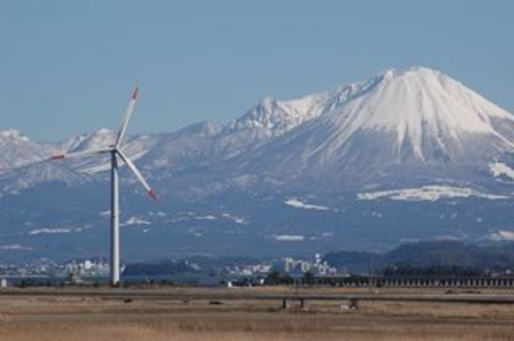 一冬に数回ある安来から見た澄みきった大山