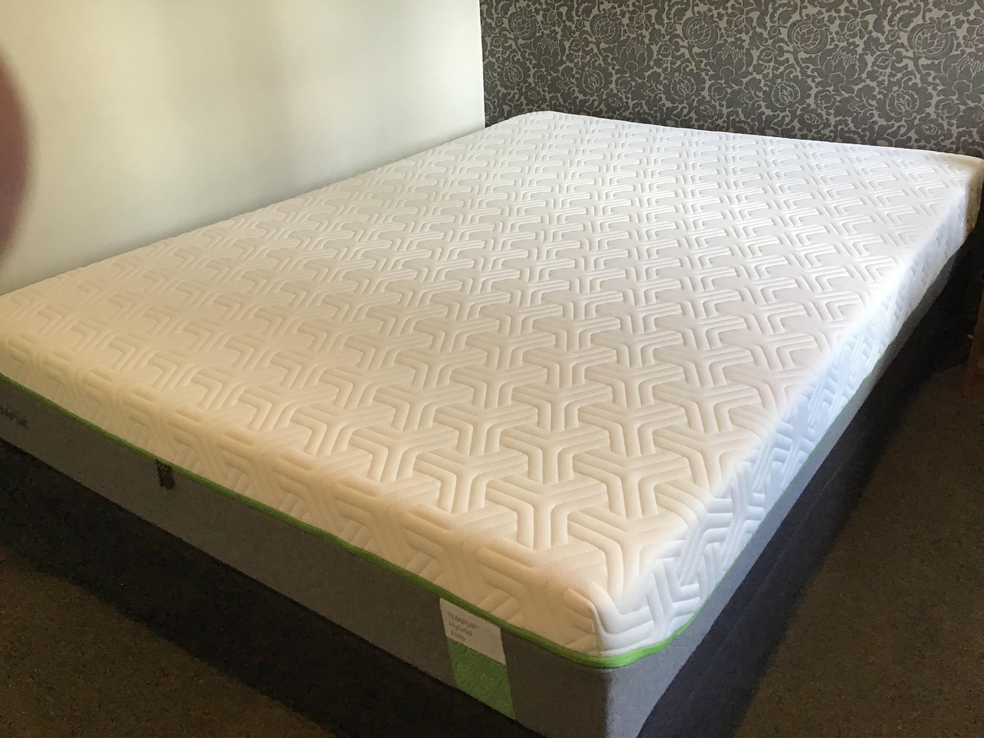 全客室使用のテンピュールマットレス