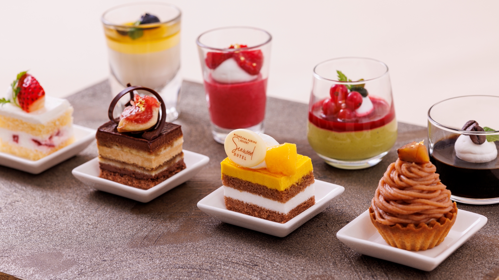 TEA TIME 本日のプチケーキ一例