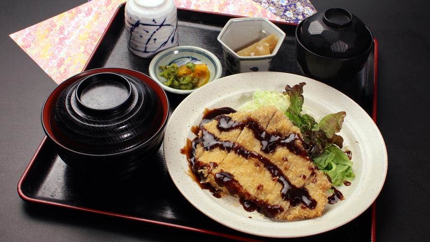 【うれしい♪選べる定食】7種の中からお好きなものをチョイス！どれもマスターの手づくり人気定食♪