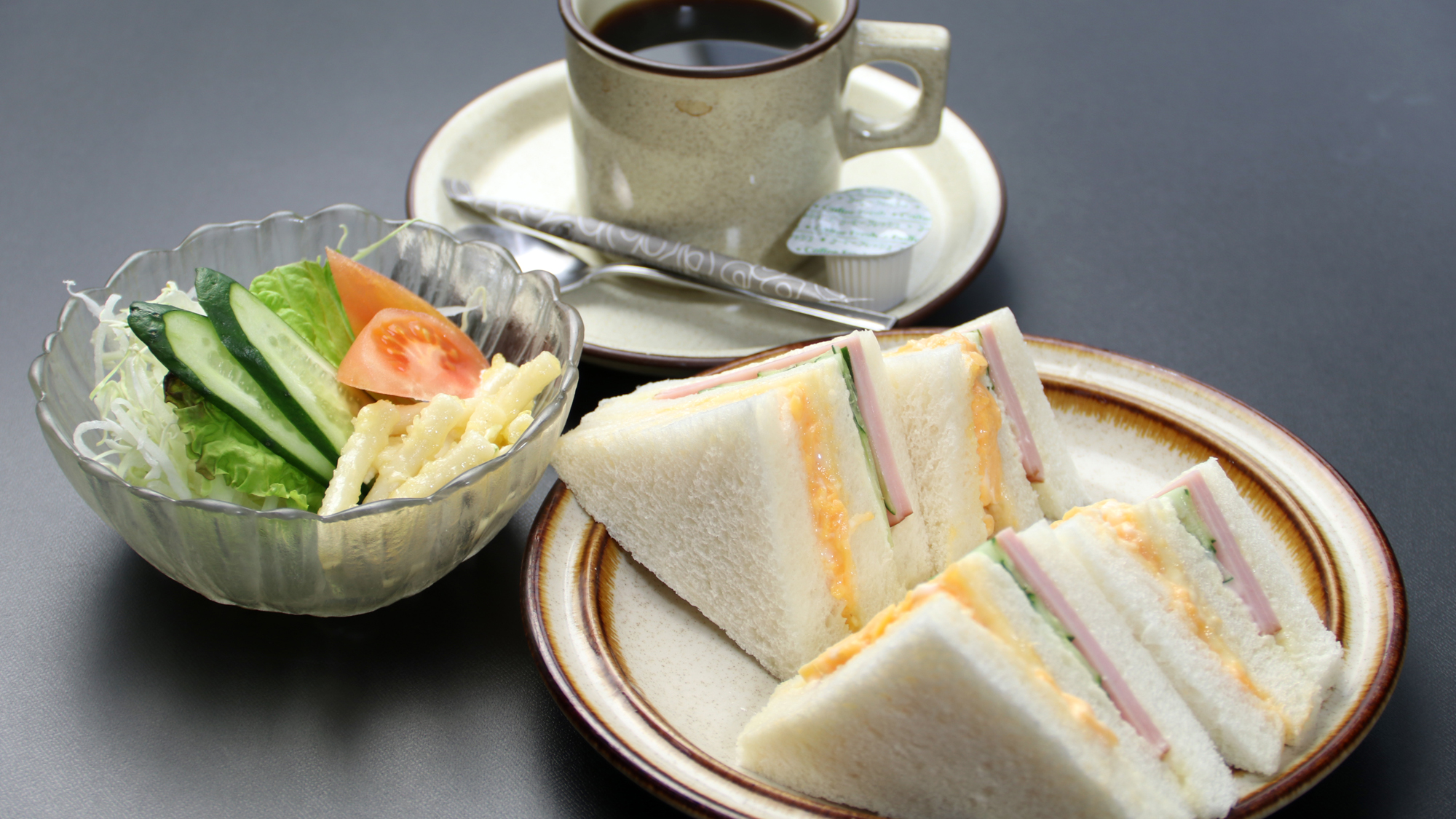 【選べる朝食】和朝食と洋朝食2パターンの３つから選べます。