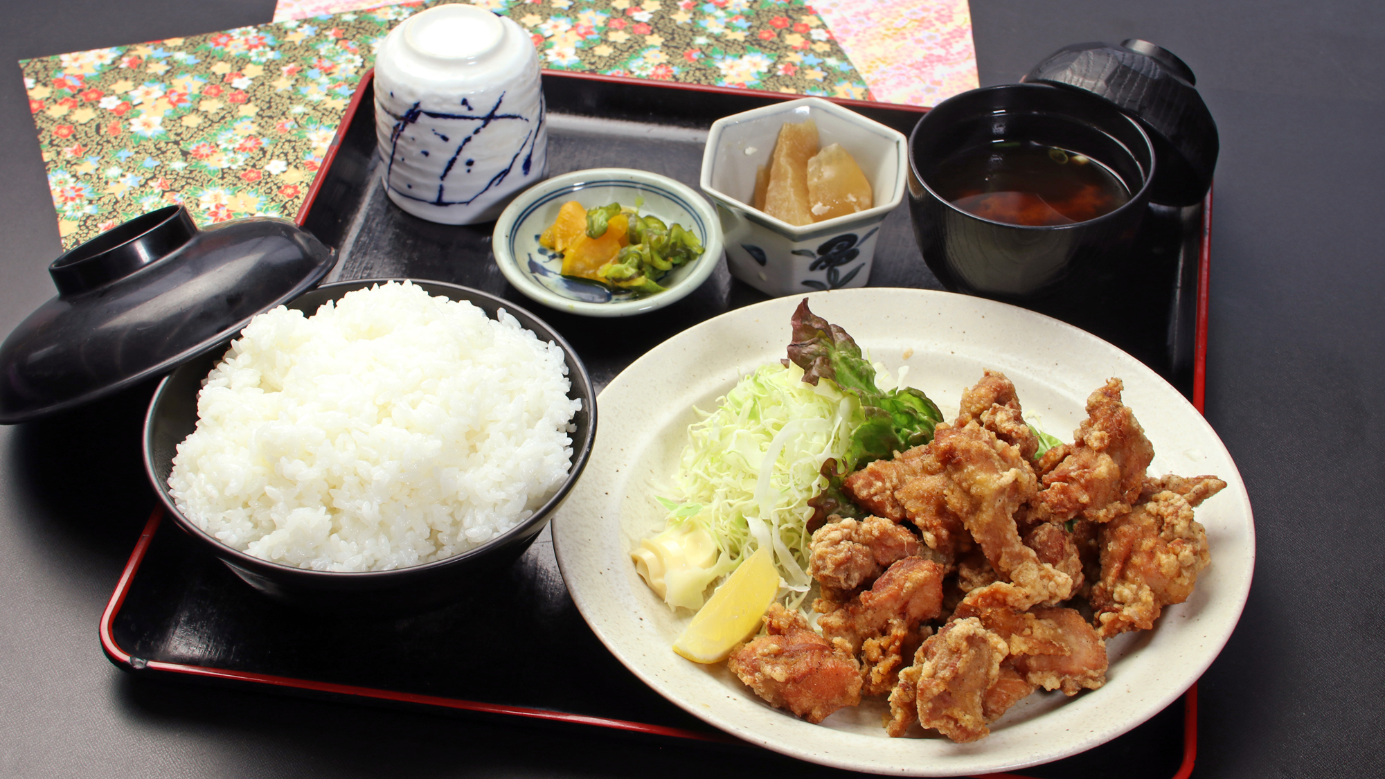  【ジャンボ定食】ボリューム満点選べる「ジャンボ定食」！お肉とご飯がボリュームアップ！「唐揚げ」