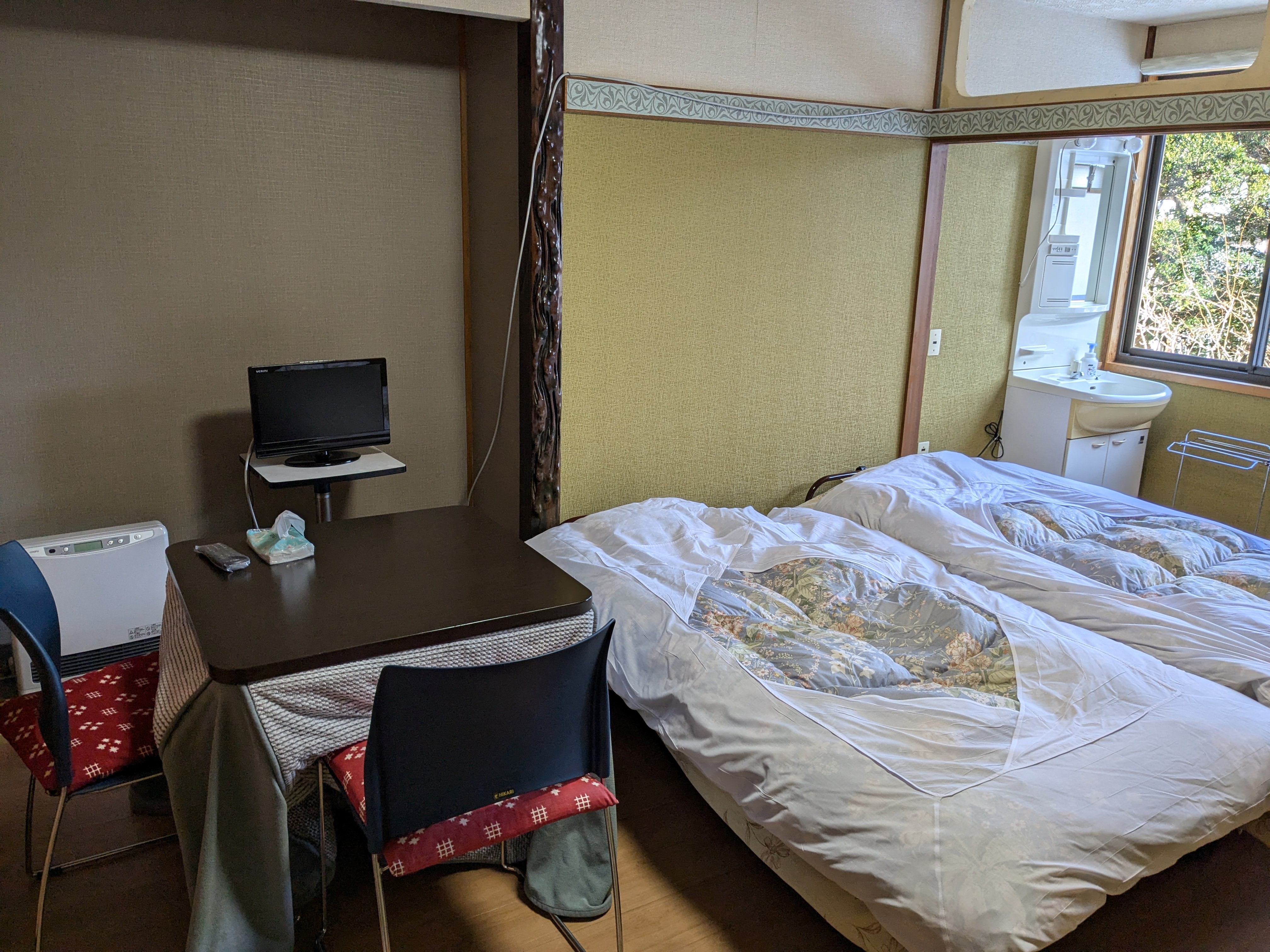 客室8畳・洋室簡易ベット