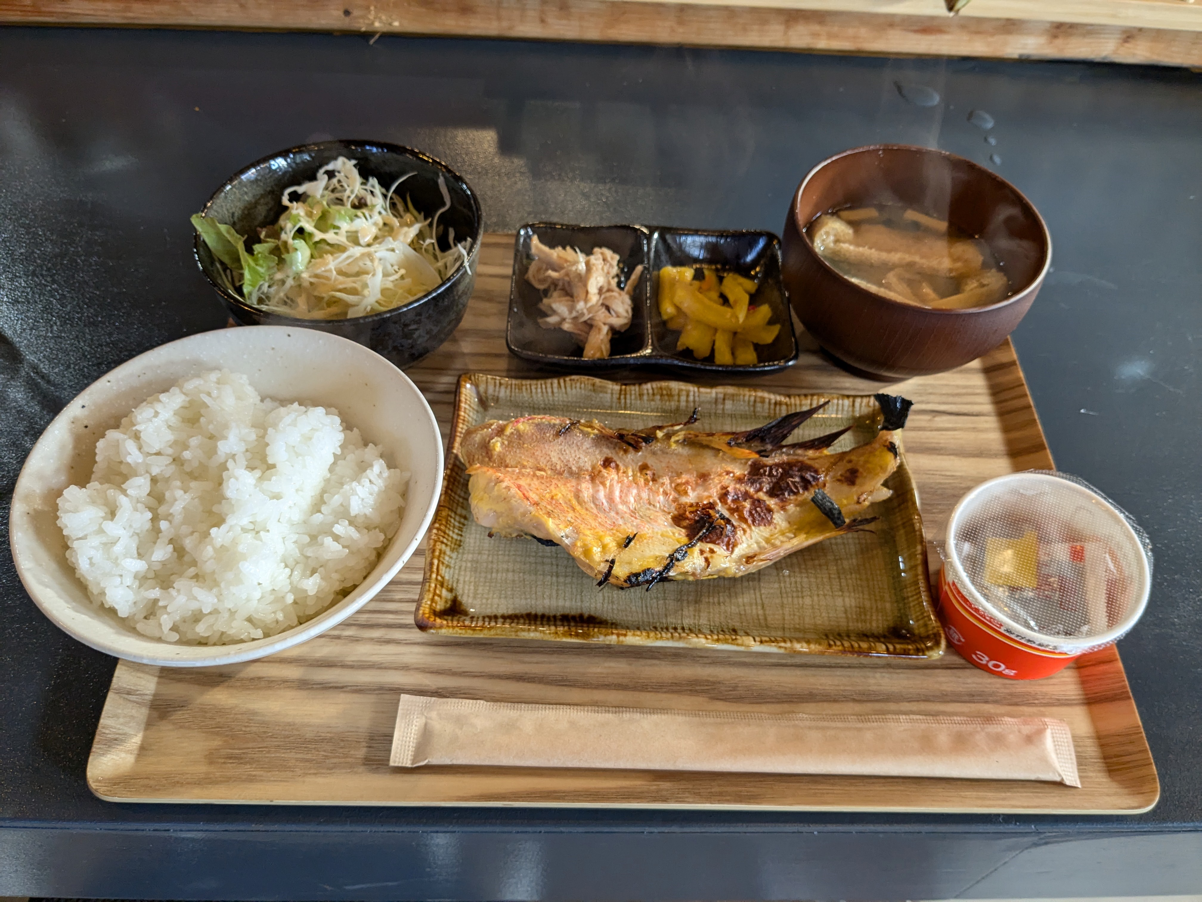 焼き魚定食　700円