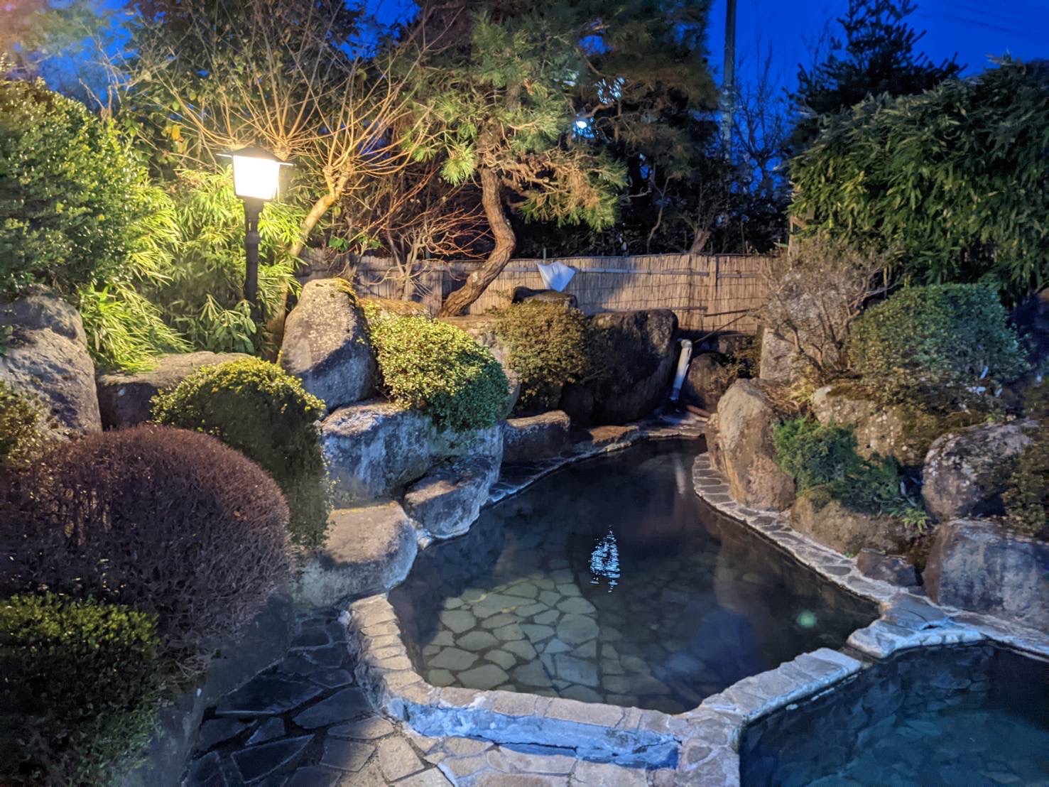 夜の露天風呂・女湯