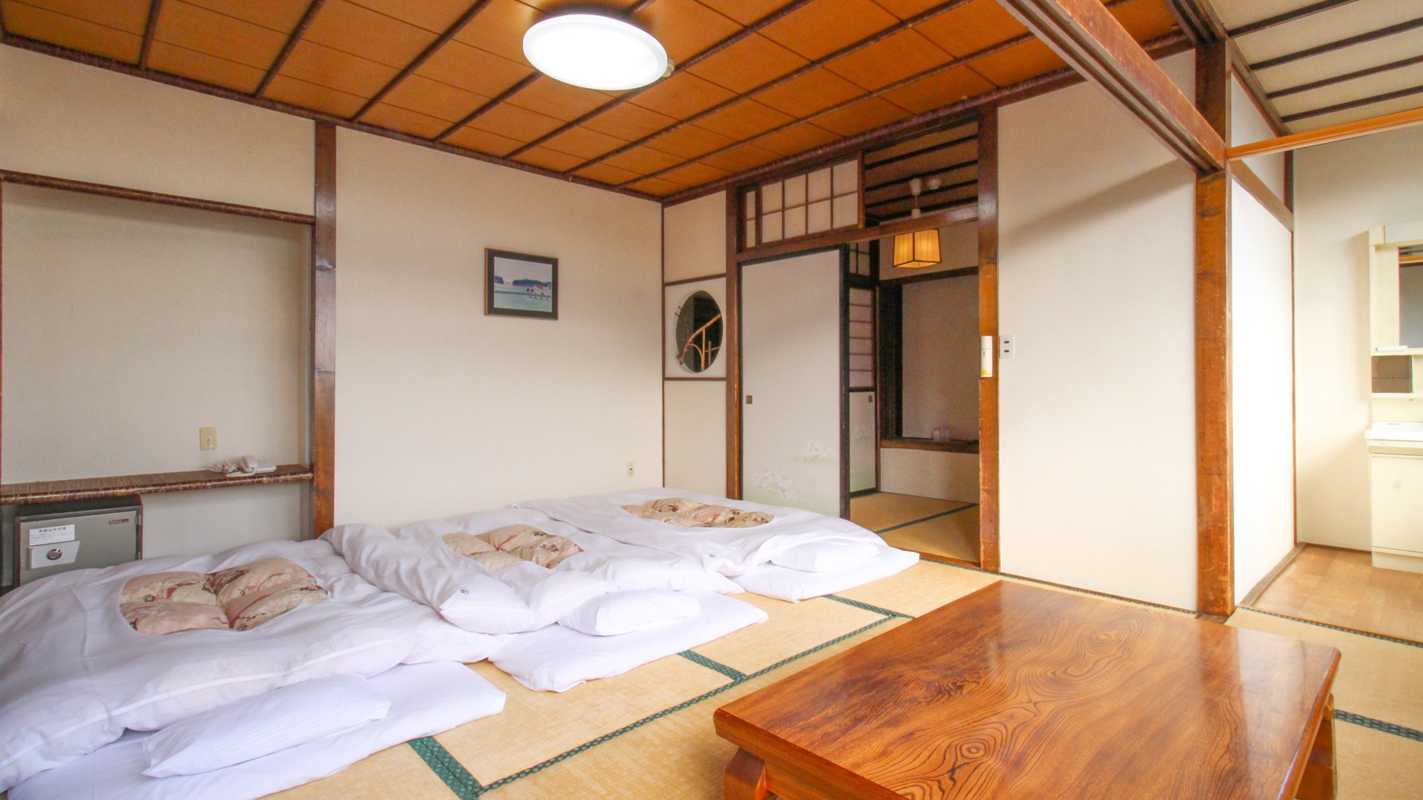 *【ペットOK★別館3階・和室15畳一例】広めの客室は、ワンちゃんと一緒に過ごすのに快適な空間です