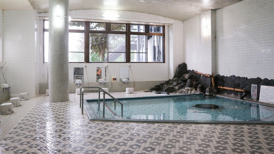 *【大浴場一例】当館の湯は、高い保湿力と保温力のミネラル豊富な「トロン温泉」