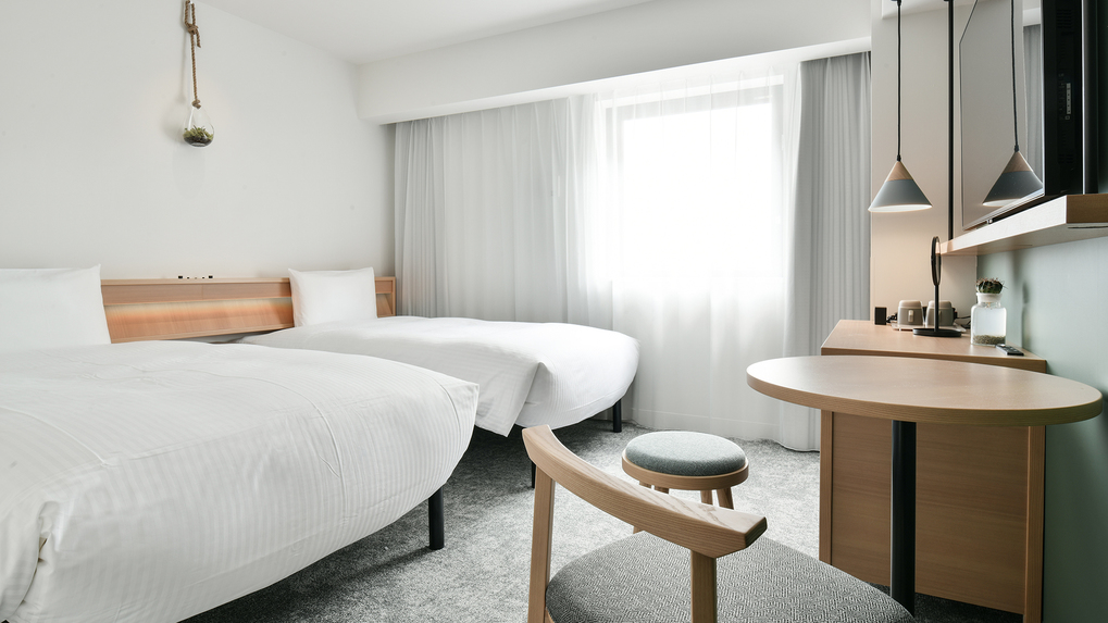 スタンダードツイン（18㎡） ベッド幅120cm　シモンズ社のマットを採用しております。