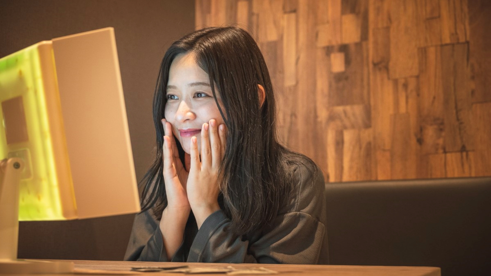 【Refa体験 レディースルーム】ライト付き三面鏡はレディースルームだけ♪　※使用感イメージ