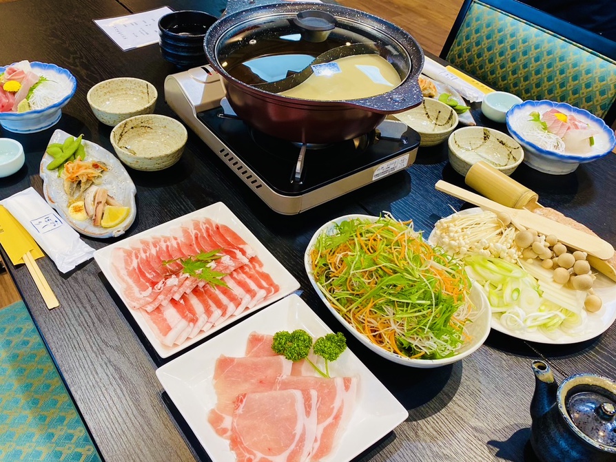 【さき楽28】【1泊2食】【夕食時飲み物無料】大山豚ロースと地元野菜のしゃぶしゃぶ御膳プラン