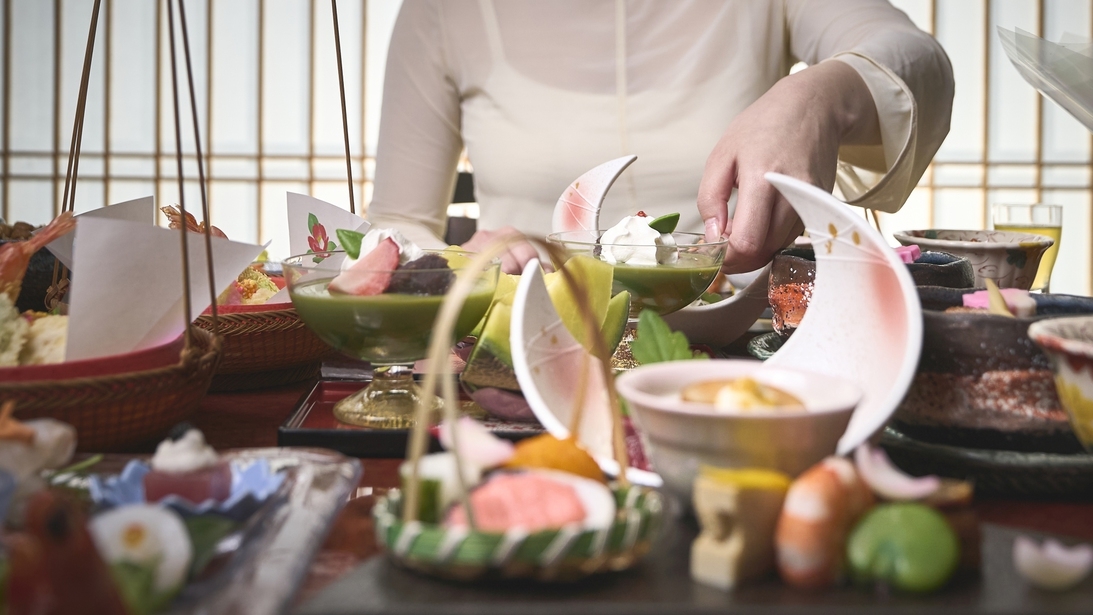 【広間席】料理長厳選　食の極会席　優雅なご夕食【夕朝食付き】