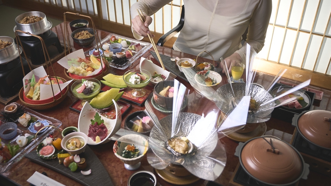 【広間席】料理長厳選　食の極会席　優雅なご夕食【夕朝食付き】