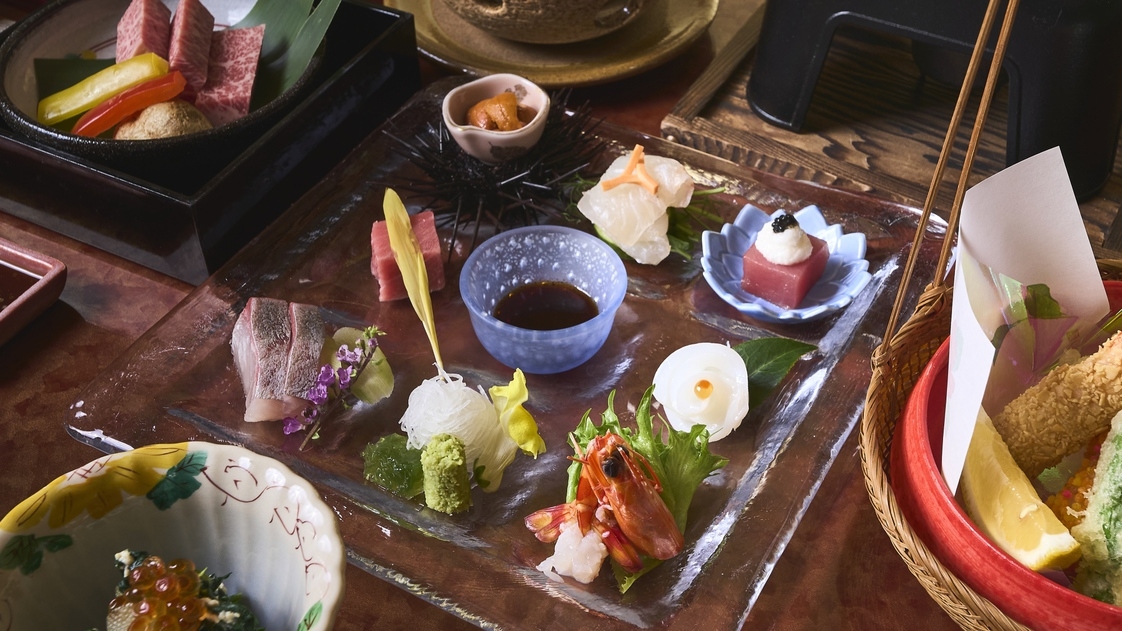 【広間席】料理長厳選　食の極会席　優雅なご夕食【夕朝食付き】