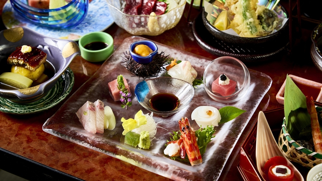 【広間席】料理長厳選　食の極会席　優雅なご夕食【夕朝食付き】