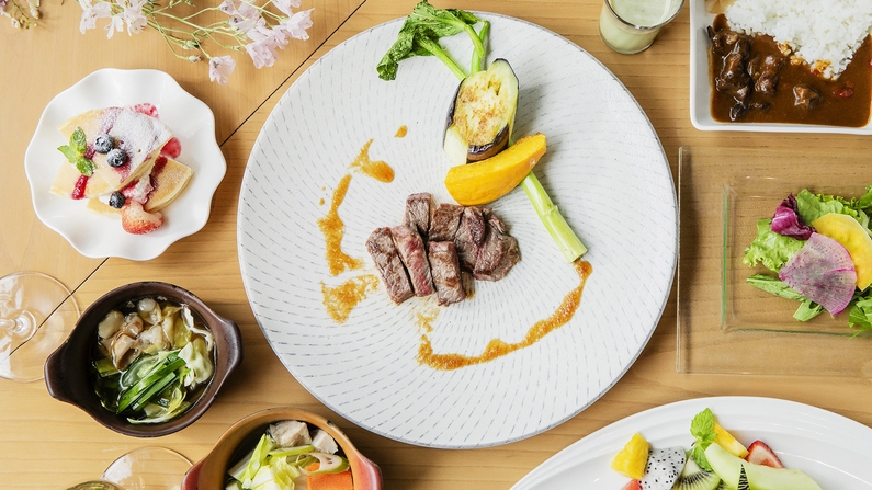 【２食付】＜創作鮨ディナー＞　日本酒とのペアリングも楽しみたい、握り８貫ほか彩り豊かな基本コース