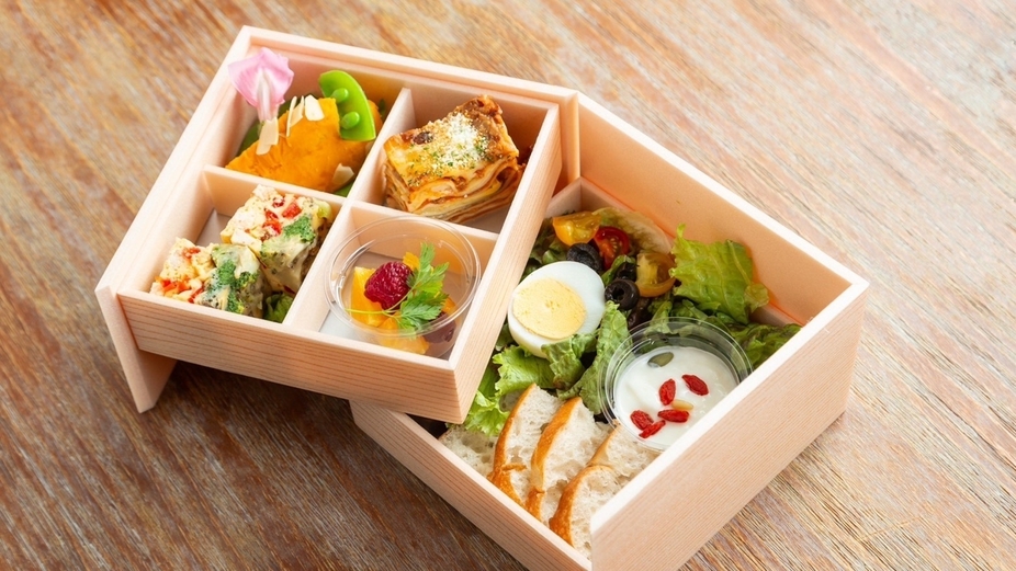 【1泊朝食グレードアッププラン（マールデリ2段BOX弁当）】ヘルシーな朝食をお部屋でゆっくり楽しむ