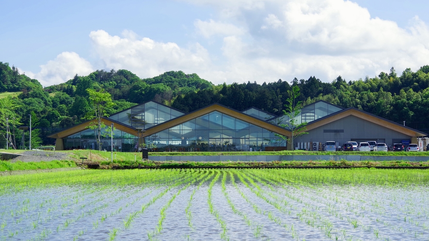 *道の駅ましこ／益子に来たならば是非訪れたい（当館より車で約15分）