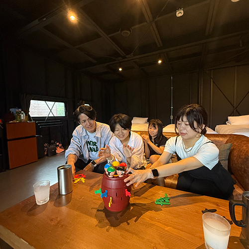 お部屋でゲームを