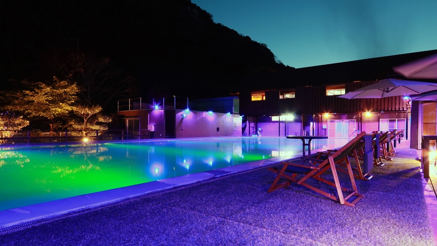 ナイトプール -Night pool-◆プールサイドから空―ライトを眺める、特別な時間