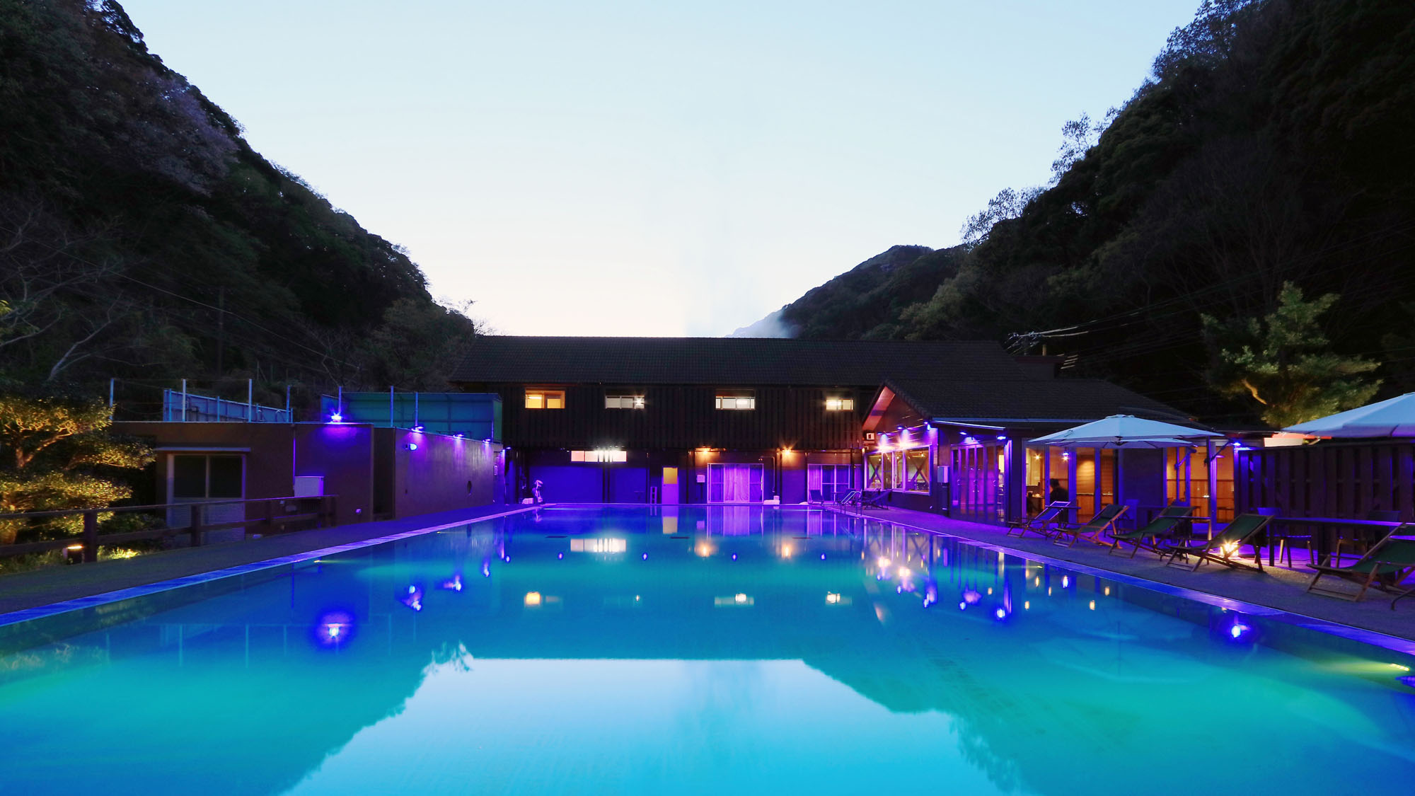 ナイトプール -Night pool-◆源泉を使用した温泉プール