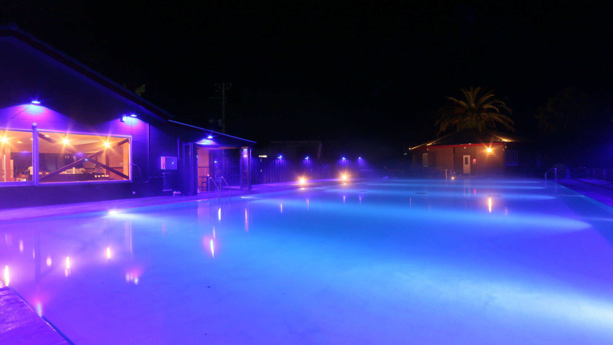 ナイトプール -Night pool-◆源泉100％なので、夜でも気持ちよく泳げます