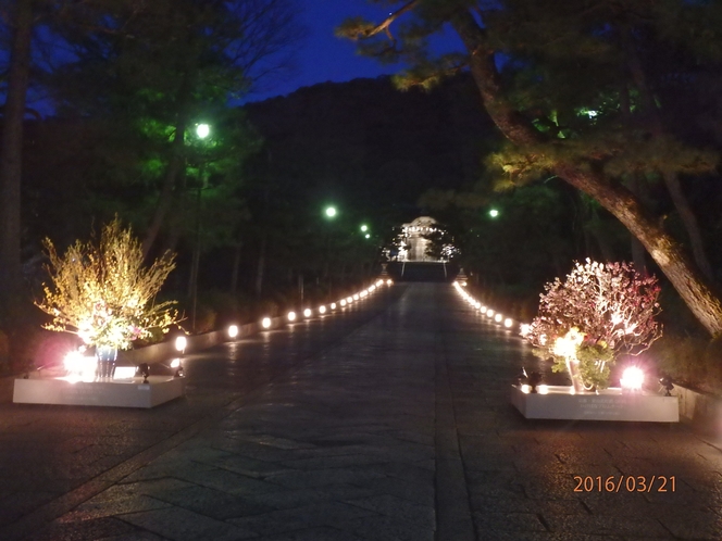 東山花灯路