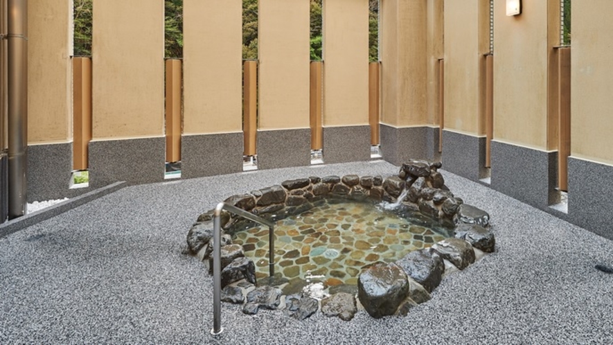 「石の湯」 露天風呂　