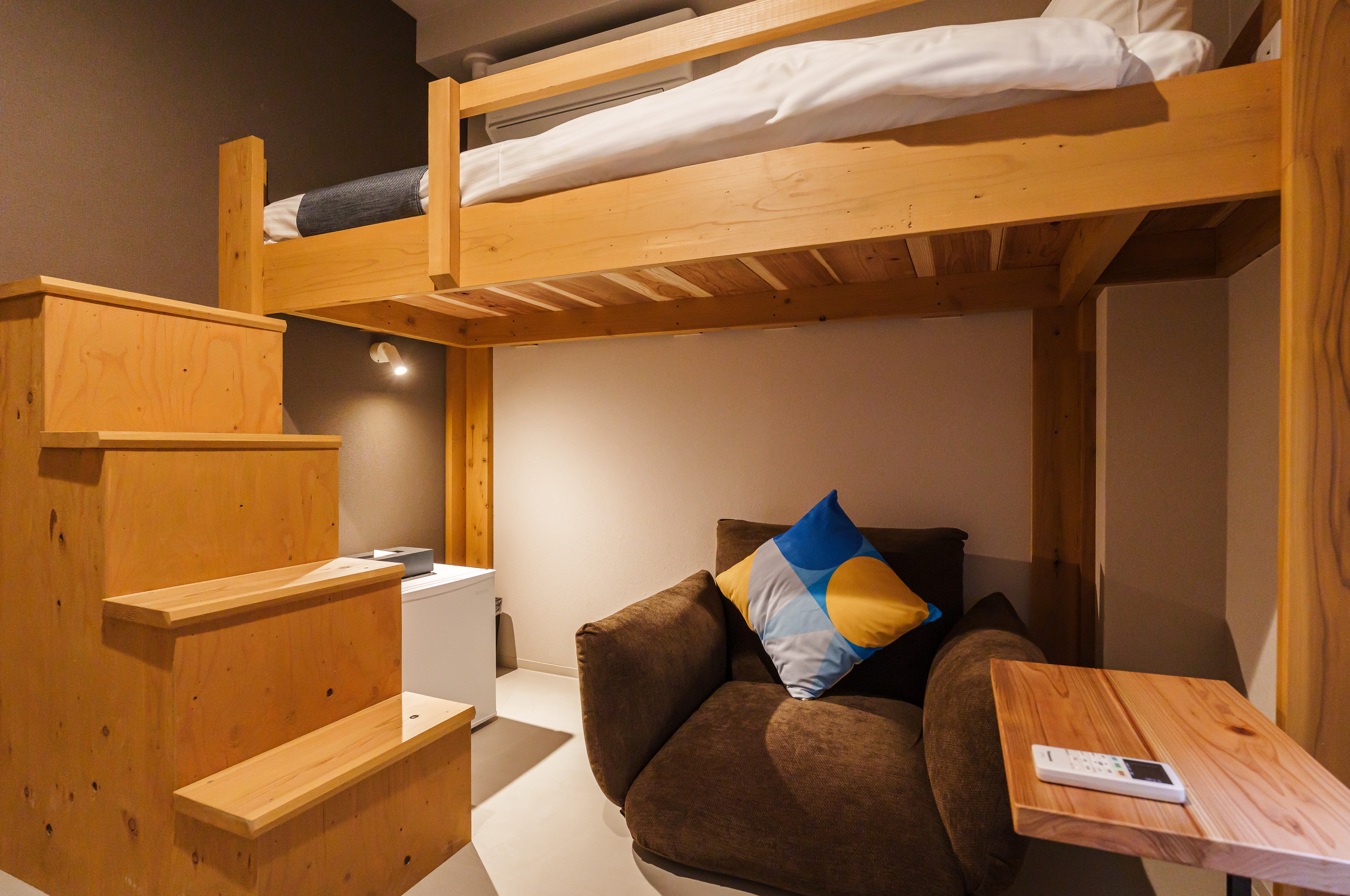 シングルロフト（共用シャワー）