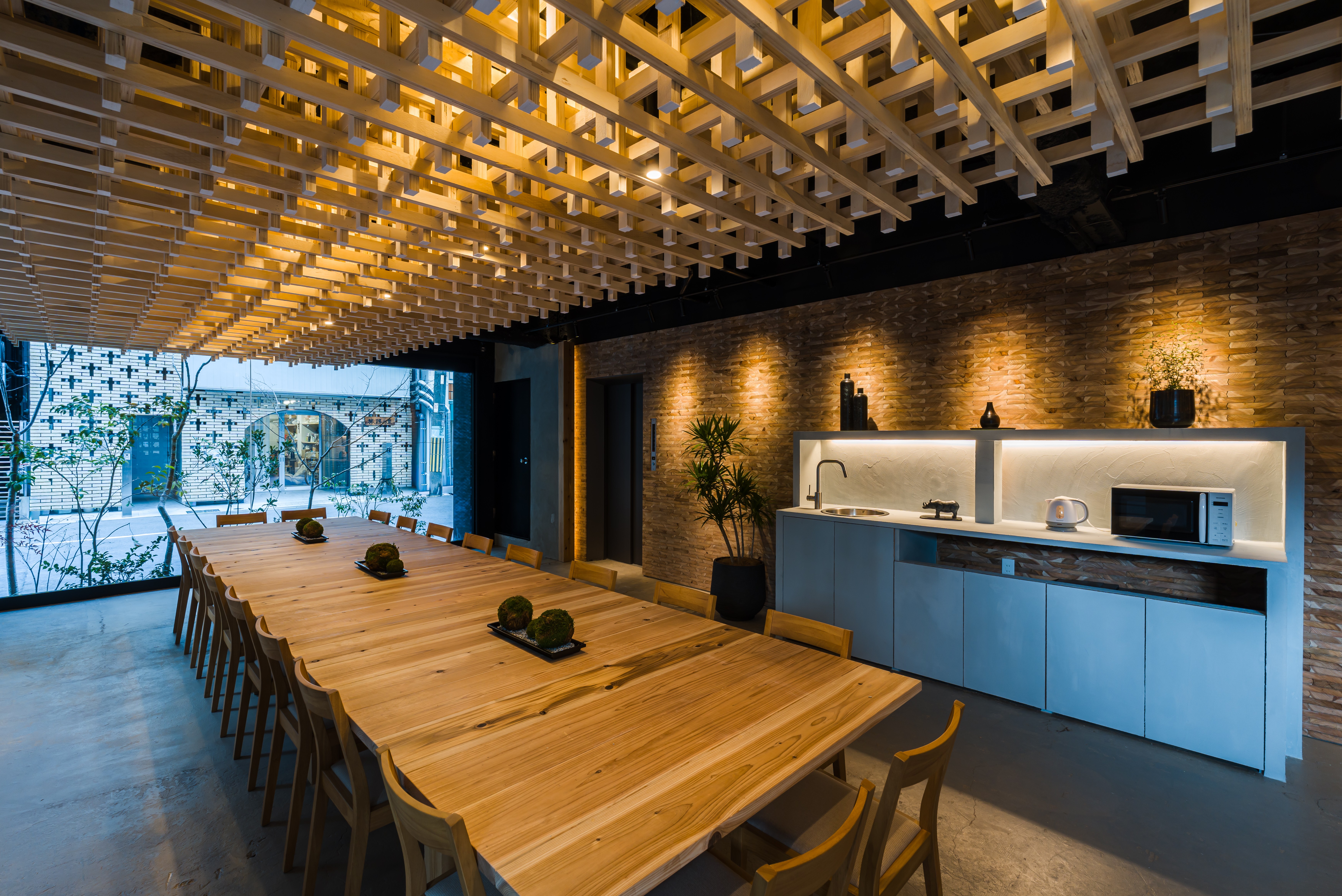 1階ラウンジ（BAKURO 3）