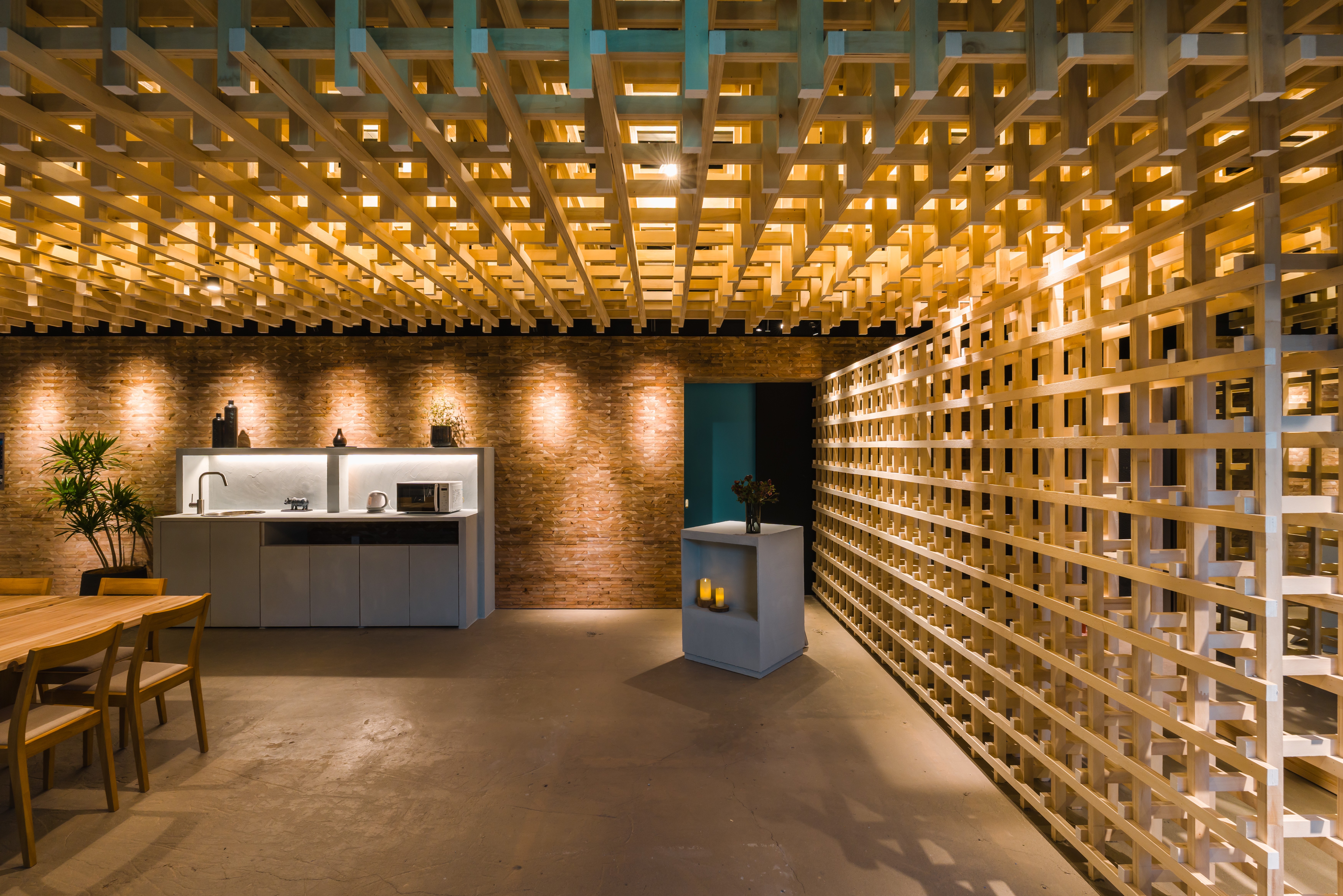 1階ラウンジ（BAKURO 3）