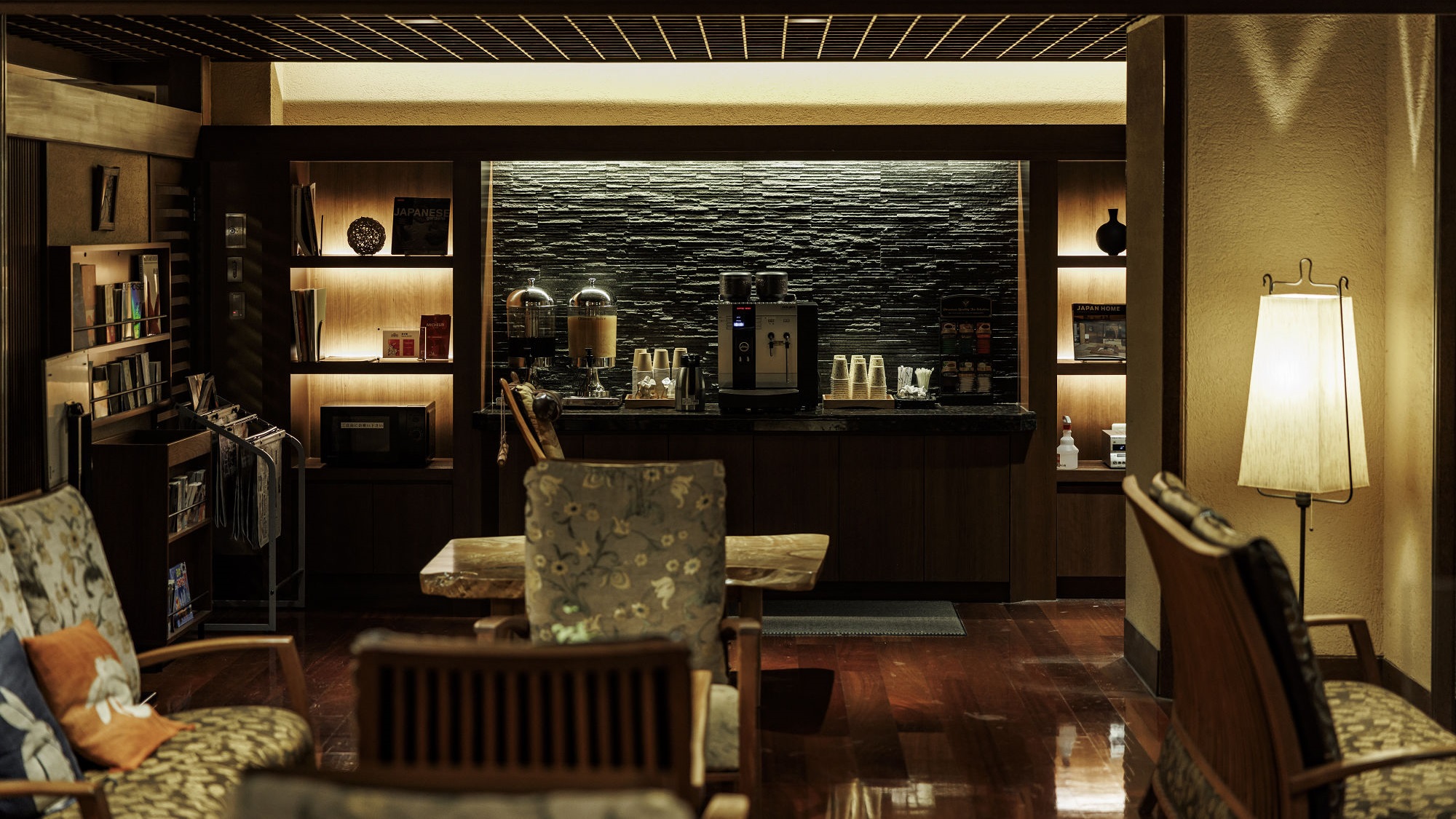 【ライブラリーラウンジ「大樹」】