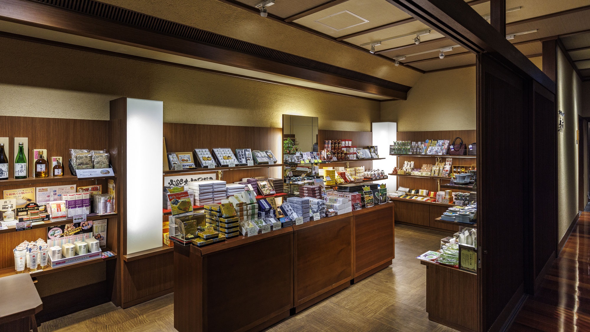 【セレクトショップ「楽市」】