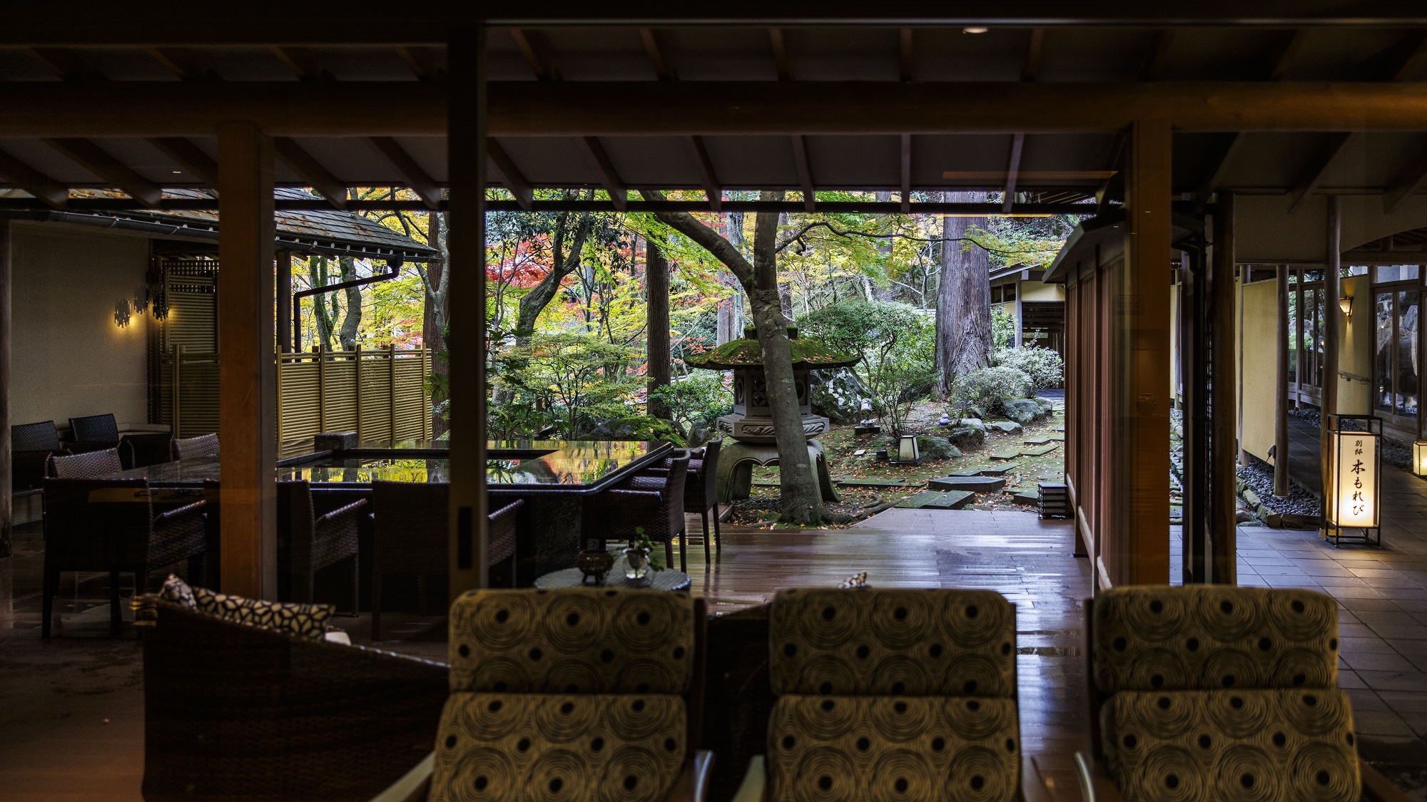 【ライブラリーラウンジ「大樹」】