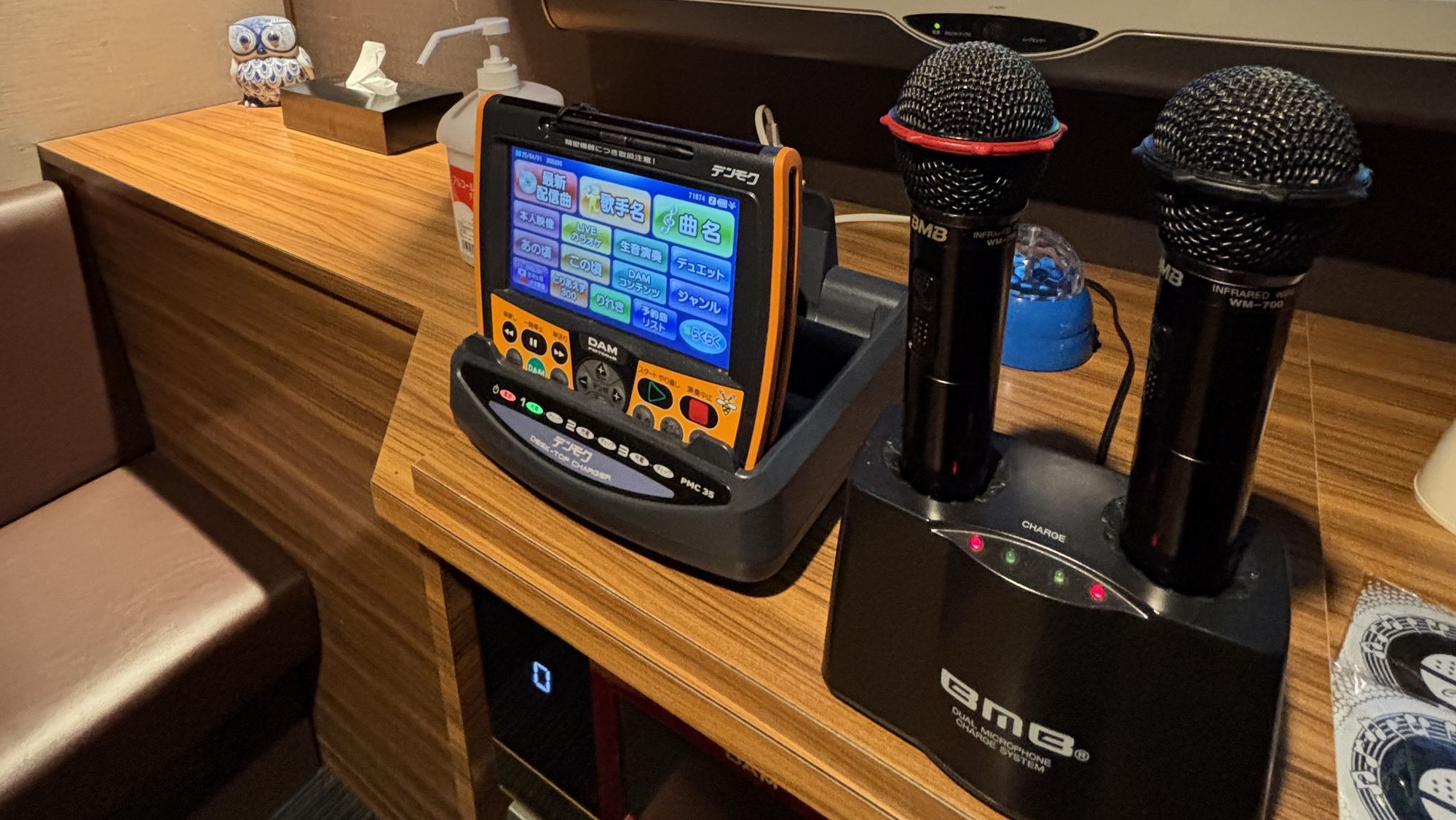 【カラオケルーム】～１人1,100円（税込）/1時間～