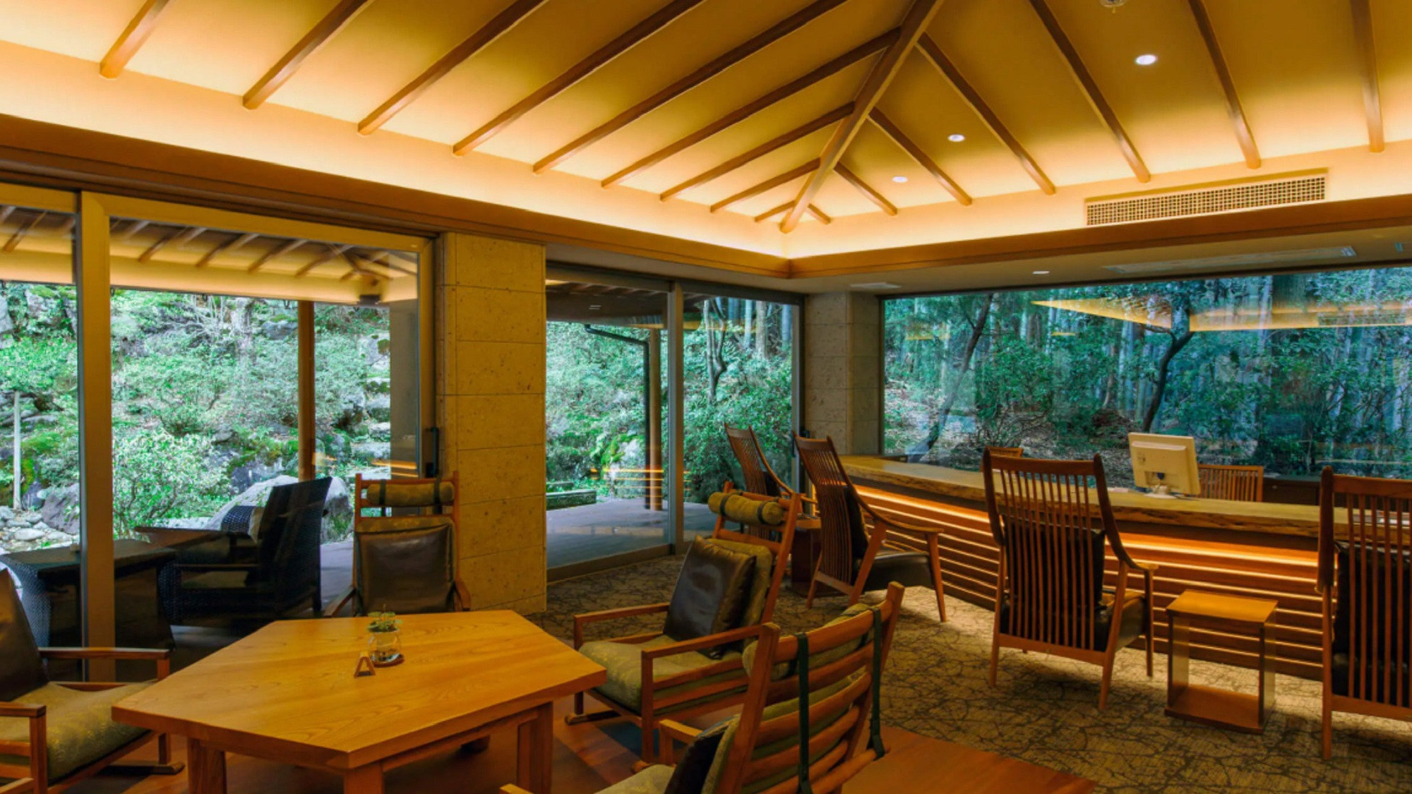 【フロントロビー】